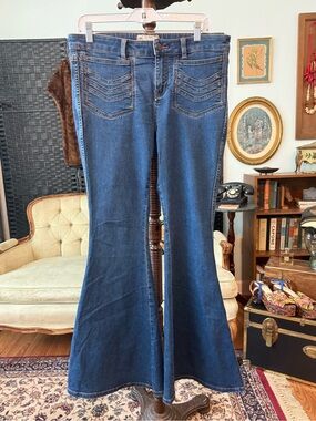 👖 Free People Medium Wash Extreme Flare Bell Bottom Jeans W30 BohoFestival Retro